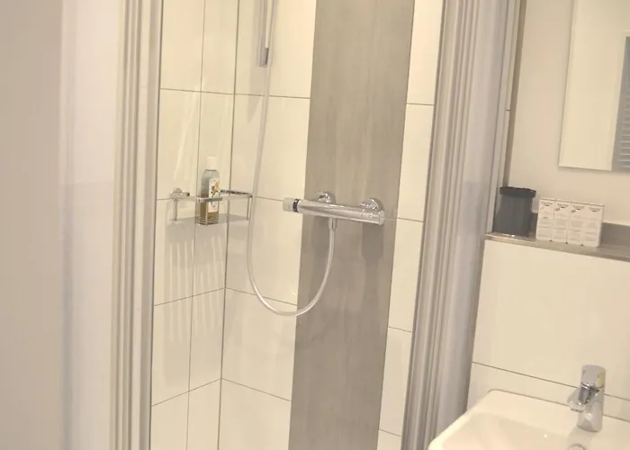 Av No.1 Alloggio in famiglia *